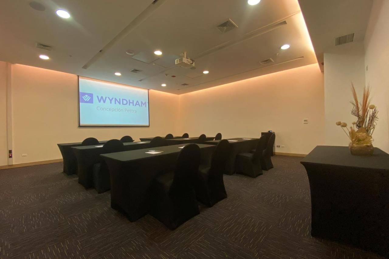 Hotel Wyndham Pettra 5*
